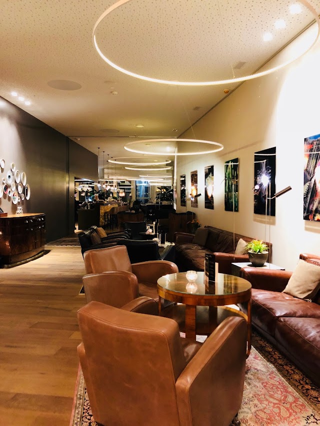 Gustav Restaurant & Bar