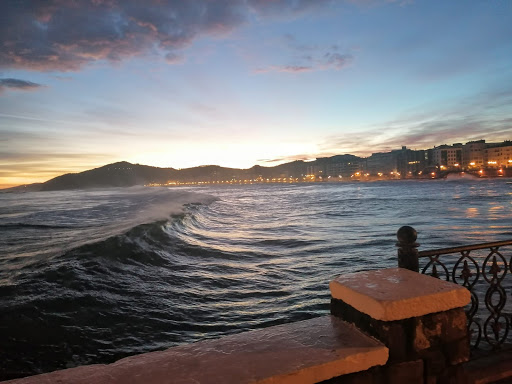 Taxi Zarautz- Eduardo Esnal - Thumbnail