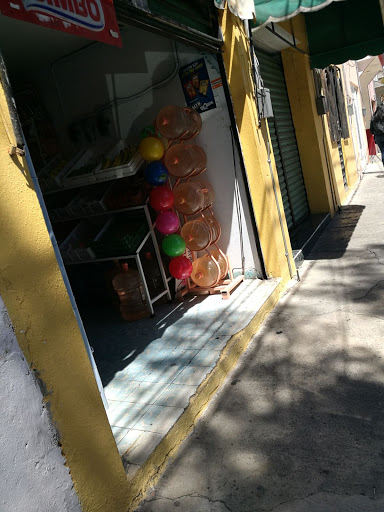 Tienda y verduleria rosa