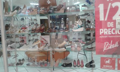 Photos of Peri-Roosevelt Mall