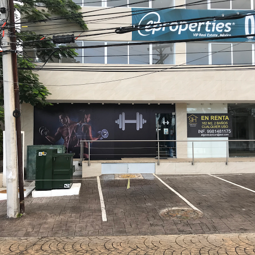 Top Shelf Fitness Cancun Gym