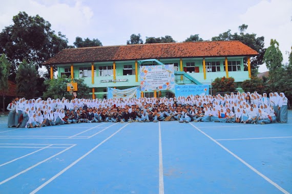 SMA Negeri 1 Citeureup, Author: Rizkia Putri