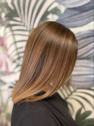 Photo n°4 de Enzo colors à Saint-Cyprien (Salon de coiffure)