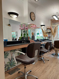 Photo n°11 de Robinson coiffure à Le Plessis-Robinson (Salon de coiffure)