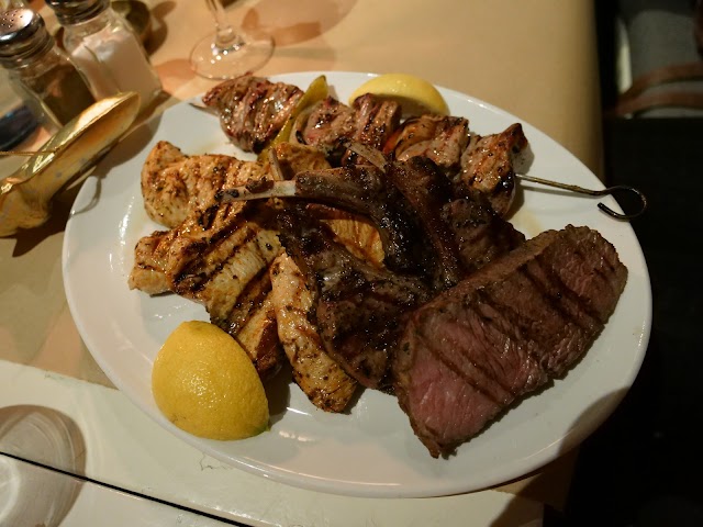 CAVOS Taverna