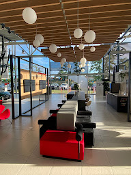 Photo n°3 de Toyota Lyon Sud - Groupe Autosphere à Vénissieux (Vendeur de voitures d'occasion)