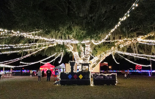 Cottom Farm Christmas Village in Weirsdale FL - Thumbnail