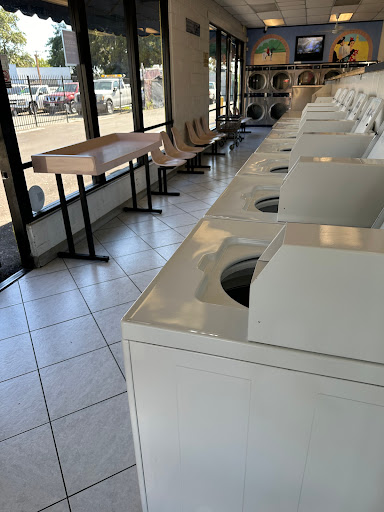 Lavanderia Pomona Laundry - Thumbnail