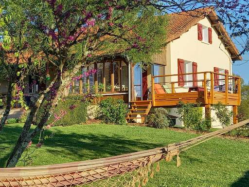 Photo de Camping De La Météorite SARL à Rochechouart (87600)