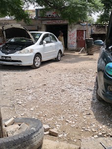 Hayat Khan EFI Auto Mechanic & Electrician wah-cantt