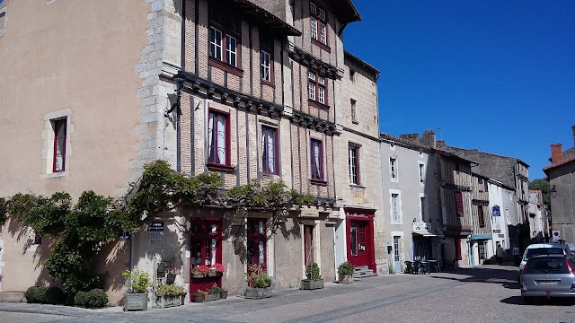 Le Relais du Chapeau Rouge - Hôtel Restaurant