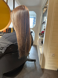 Photo n°23 de Elles nous coiff' à Bourg-Madame (Magasin de produits de beauté)