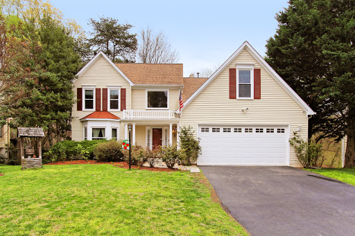 Karrina Brown, Associate Broker , Karrina Rich Real Estate Team, RE/MAX Executives - Thumbnail