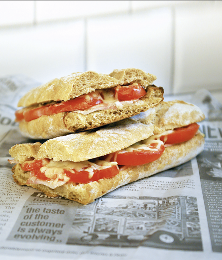Photo 1 - Pizz' Burg