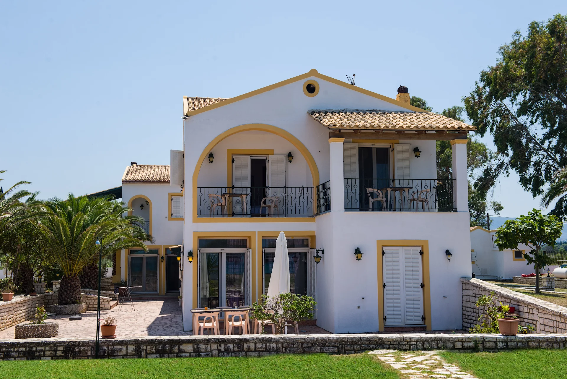 S & C kosmos Beach resort