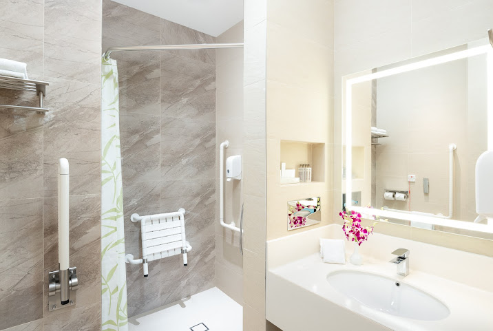 Gleneagles Hospital by null