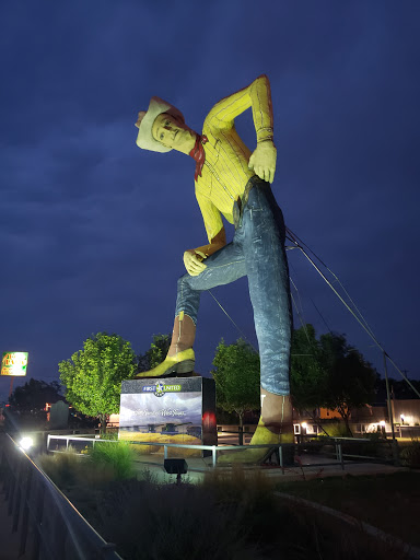 Tex Randall Statue - Visual