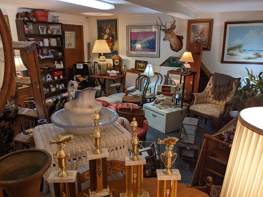 Hobbitt's Hole Antiques - Thumbnail