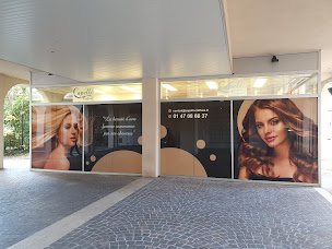 Photo n°21 de Capelli Coiffure à Rueil-Malmaison (Salon de coiffure)