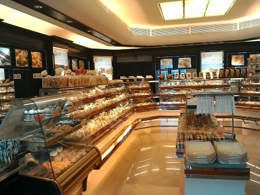 Holland Bakery Itc Depok, Author: Holland bakery itc depok