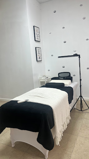 M Lashes PR Studio & Academy - Thumbnail