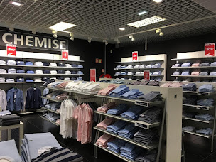 Photo n°32 de Lacoste Outlet Marques Avenue Troyes à Saint-Julien-les-Villas (Magasin de vêtements pour femmes)