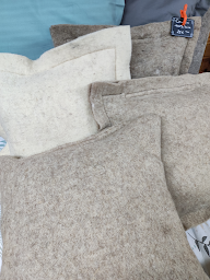 Photo n°2 de Terre de Laine à Saint-Pierre-Roche (Magasin)