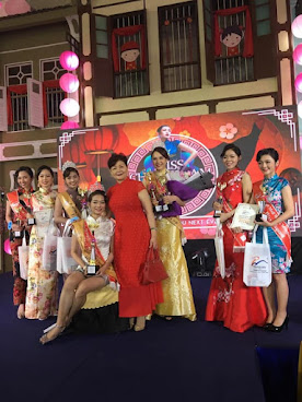 County Fair Boutique by null