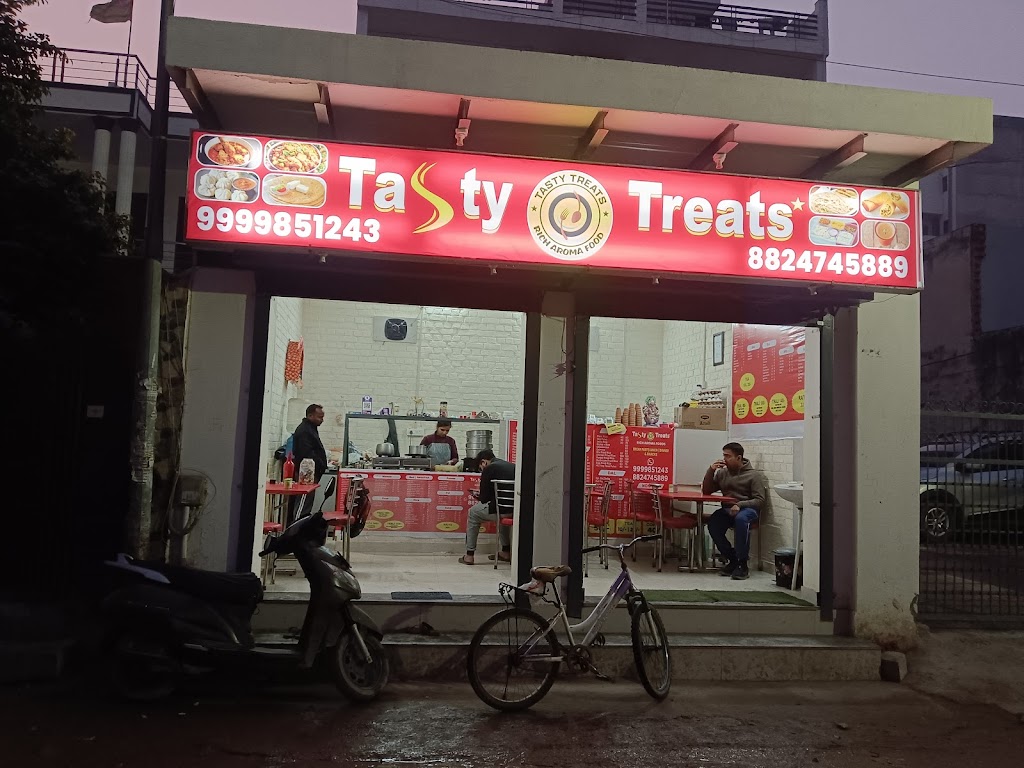 Tiffin Service Tasty Treats