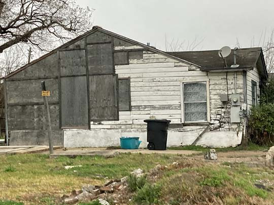 Old house in Fort Worth needing major repairs