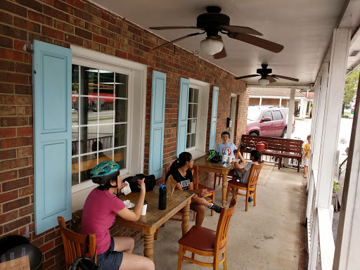 KiKi’s Bakeshop Gallery - United States