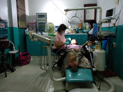 Dentist