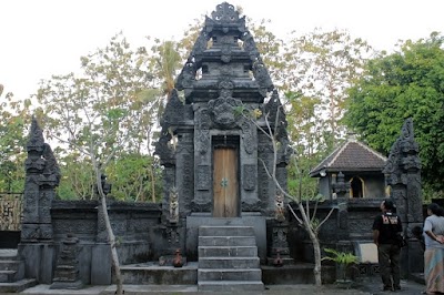 Photos of Pura Candi Untoroyono