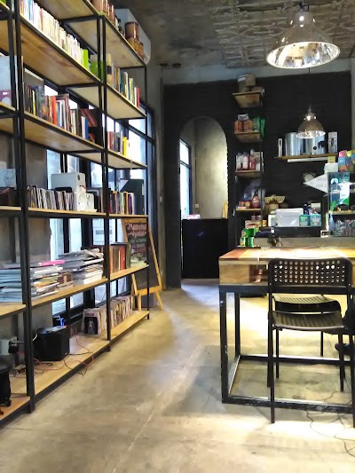 Photos of MARACA BOOKS AND COFFEE