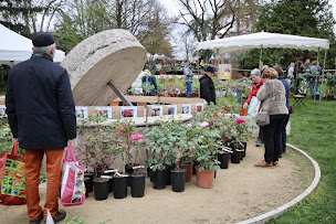 Photo n°14 de Parc du château de Saint-Priest à Saint-Priest (Parc)