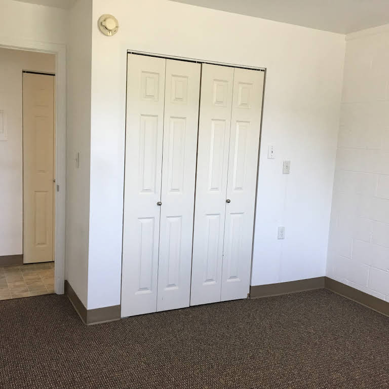 Sunset Manor Apartments Apartment Building in Blackfoot