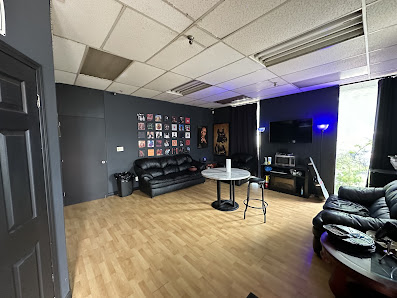 STAR67 Music 1220 Aerowood Dr, Mississauga, ON L4W 1B7, Canada