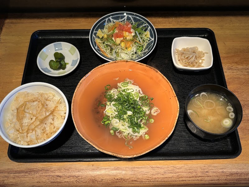 アカリダイニング