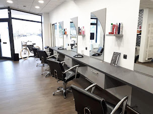 Photo n°2 de L'hair De Binic - Coiffeur Binic Etables-sur-Mer à Binic-Étables-sur-Mer (Service de coiffure dreadlocks)