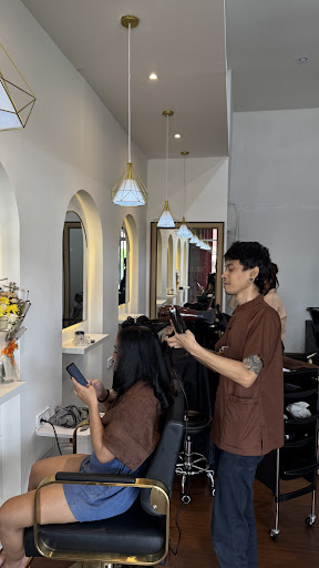 Leenara Beauty Salon