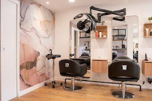 Photo n°14 de Esprit Couleur - Salon de Coiffure à Languidic (Salon de coiffure)