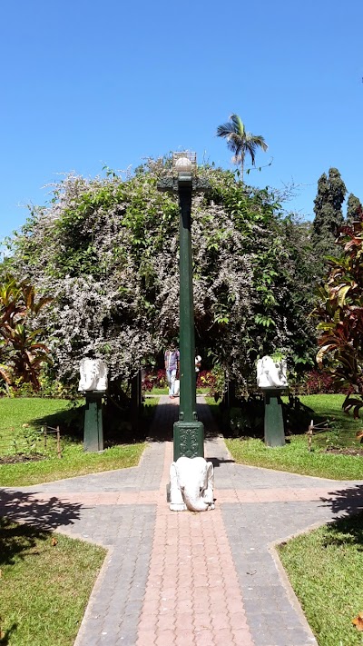 Photos of Wales Park / Royal Palace Park
