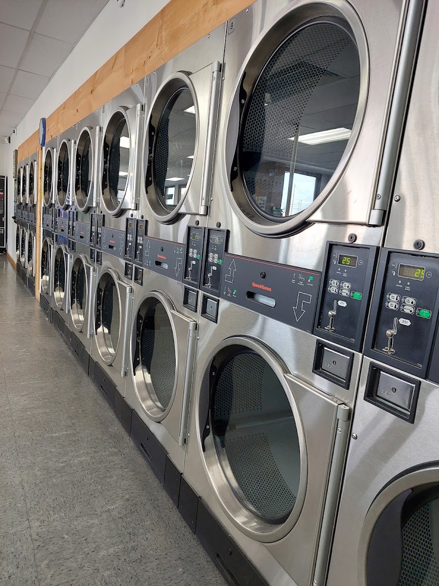 Simply Clean Laundromat laundromat interior in Cleveland, OH