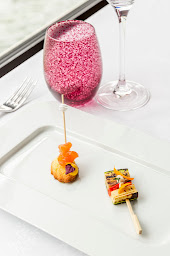 Photo n°49 de Maxim's sur Seine à Paris (Restaurant)