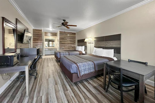 Rodeo lodge - Thumbnail