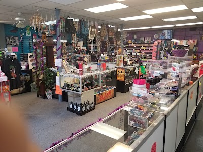 Unkl Ruckus's Smoking Emporium & Skate Shop - Urbandale