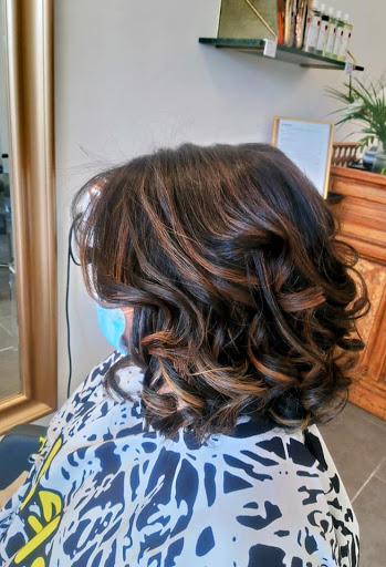 Le Petit Salon | Artisan coiffeur Gallery - France