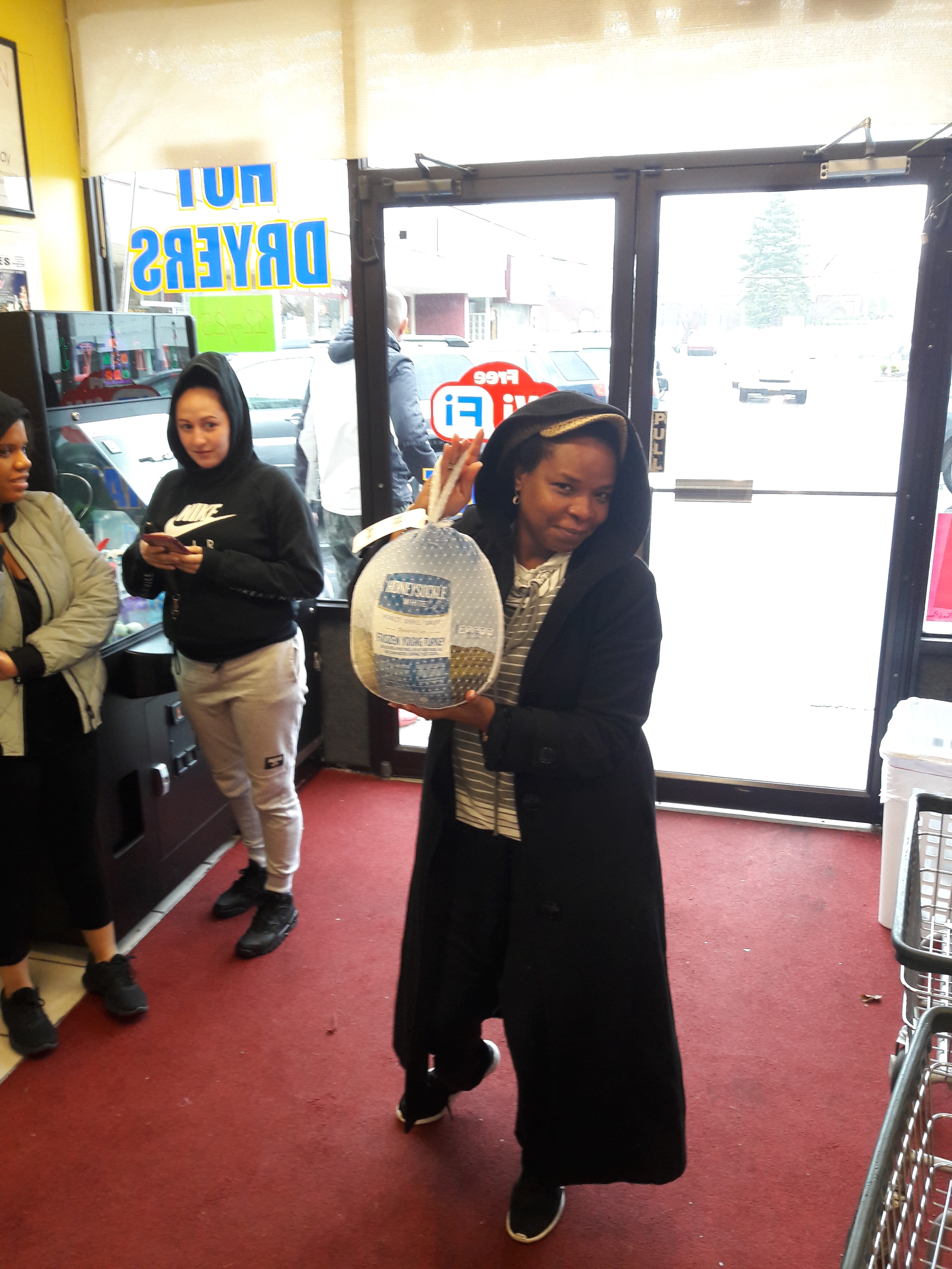Looking Fresh Laundry laundromat interior in Lynbrook, NY