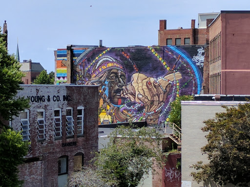 Market St @ Commuter Rail Logo