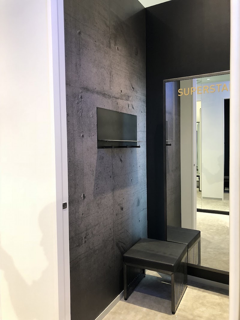 アディダス オリジナルスショップ ららぽーと名古屋みなとアクルス